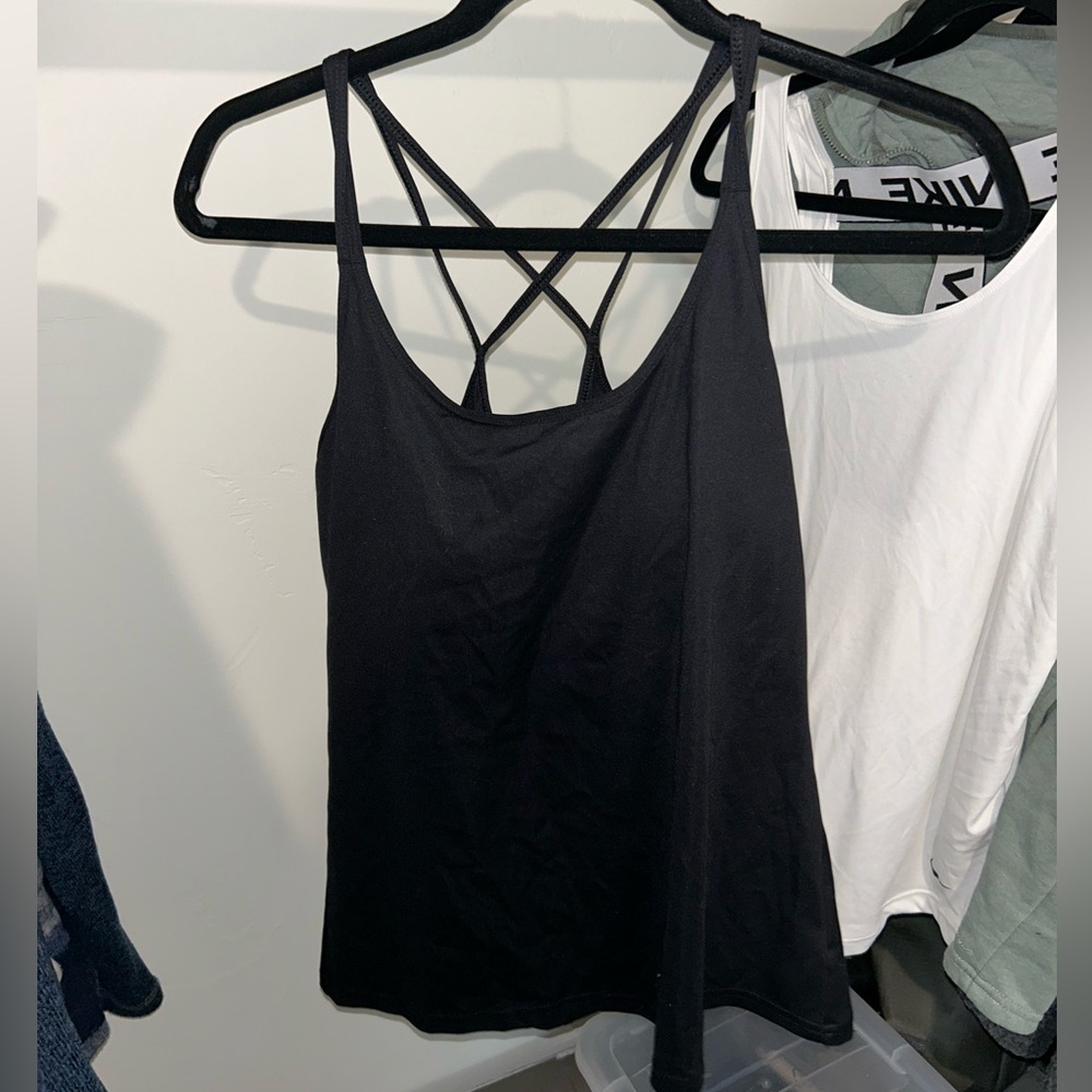 Old Navy Black Strappy Sport Tank